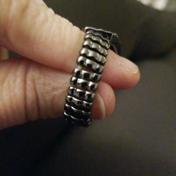 Ring - Picture 4 of 5